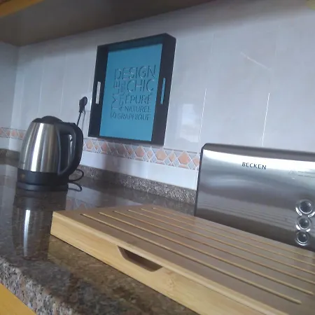 Azimute 게스트하우스 *